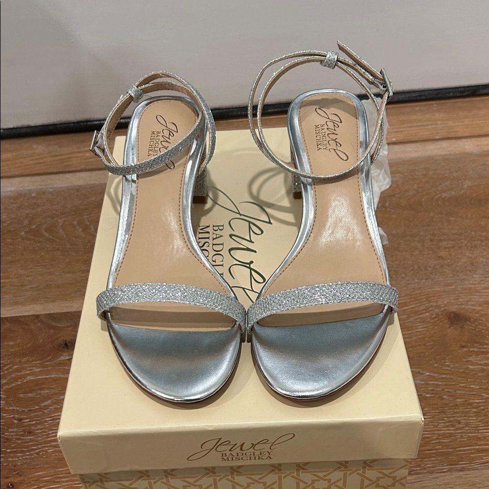 NEW Jewel Badgley Mischka Glittering Silver “Danni II” Heels, Size 6.5